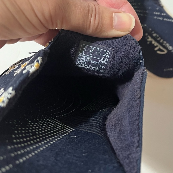 Clarks Cloudsteppers Breeze Shore Mule Slip-ons Blue Embroidered Daisies size 10 - Picture 4 of 10